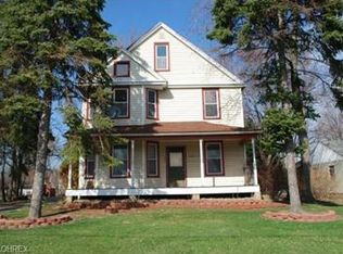 6389 Stumph Rd, Parma Heights, OH 44130