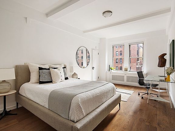 4th image of 30 5th Ave APT 8J