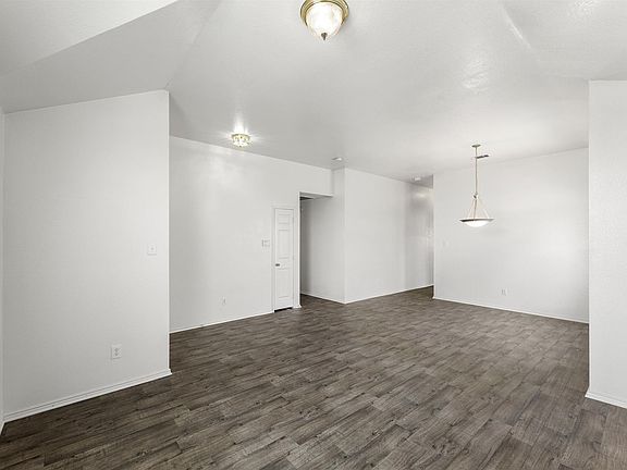 5th image of 1025 Christa Dr