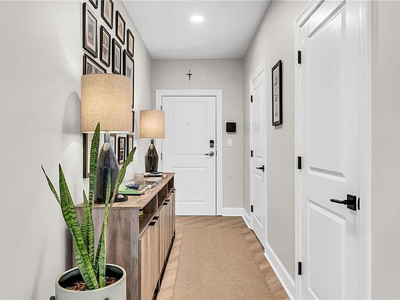 4th image of 325 E Paces Ferry Rd NE APT 2211