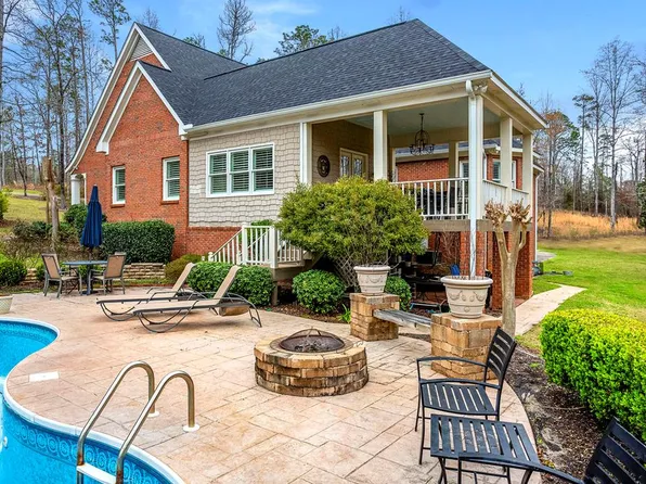 212 Benjamin Dr, Eufaula, AL 36027