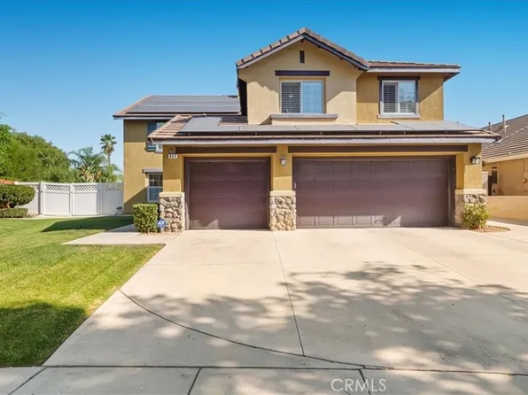 321 Adirondack Dr, Corona, CA 92881
