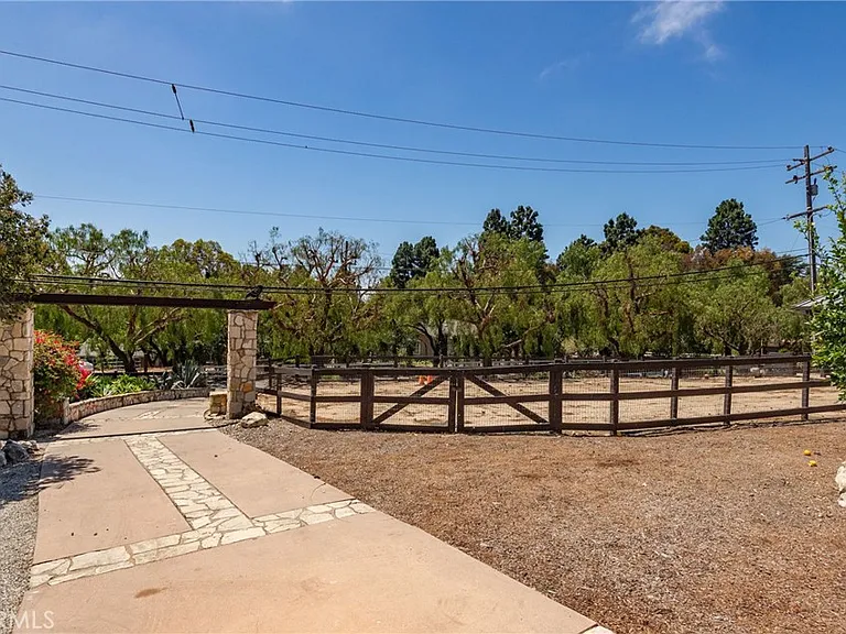 57 Narcissa Dr — Photo 45
