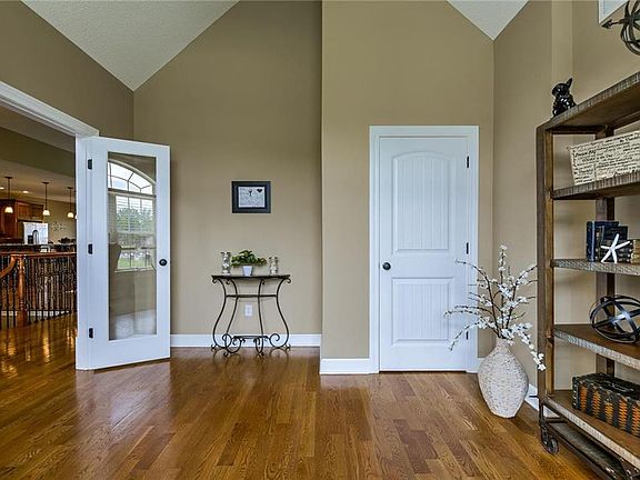 4th image of 4703 Corinth Dr