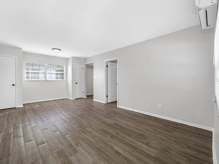 211 Danube — Photo 44