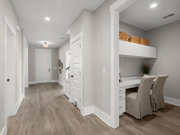 5th image of 119 Long Branch Dr