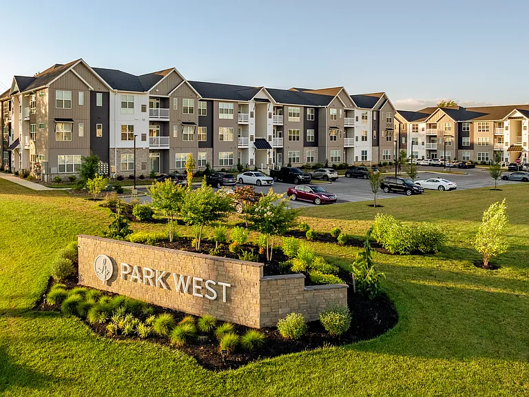 Park West Apartments — Photo 2