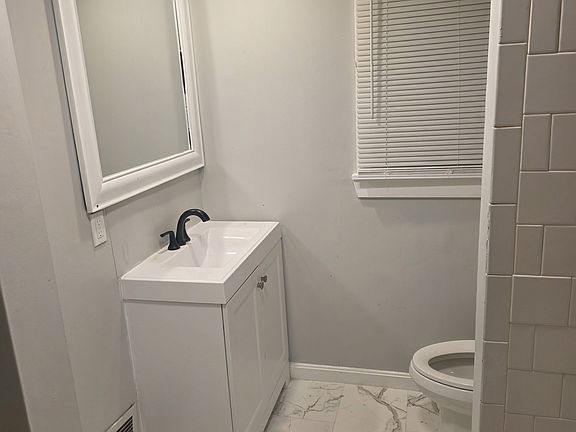 4th image of 2 Bowen Ct #1