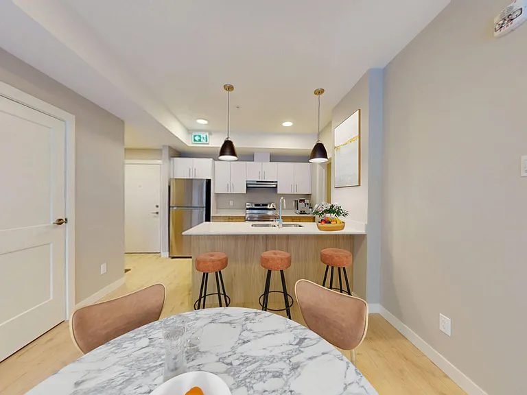580 Ballantrae Dr — Photo 3