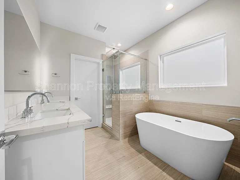 24 Bucan St #B — Photo 19