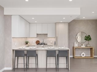 1175 Pinetree Way #1002, Coquitlam, BC V3B0Y1