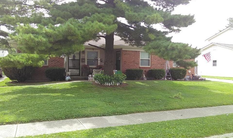 front of duplex and front door entry