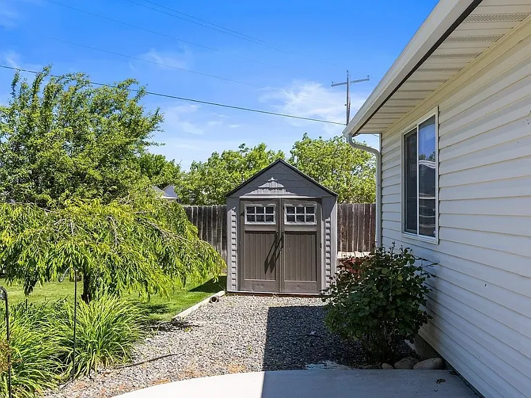 3907 N Abbott St — Photo 18