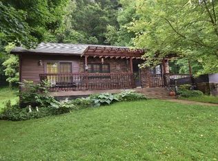 9460 Lakewood Dr NE, Mineral City, OH