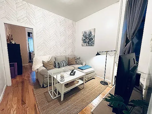 Rented by Ovation Properties, LLC | media 7