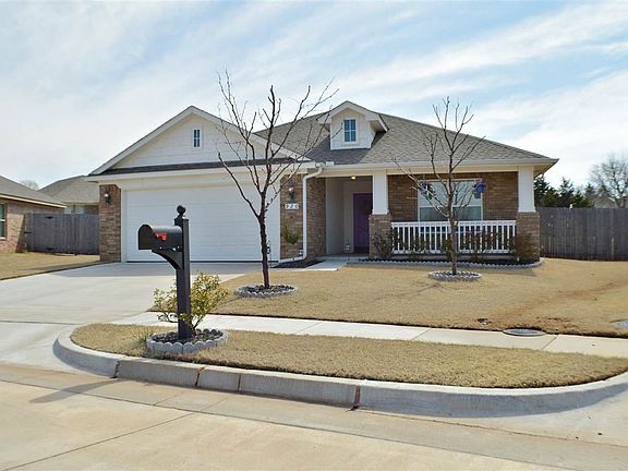 3rd image of 920 S Linford Dr