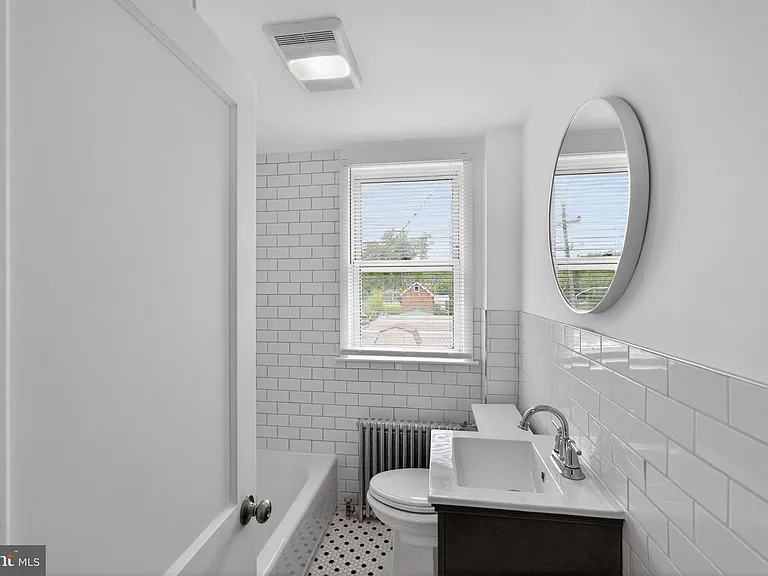 439 E 11th Ave — Photo 18