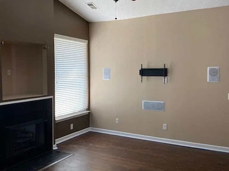 3015 Winston Dr #114 — Photo 4