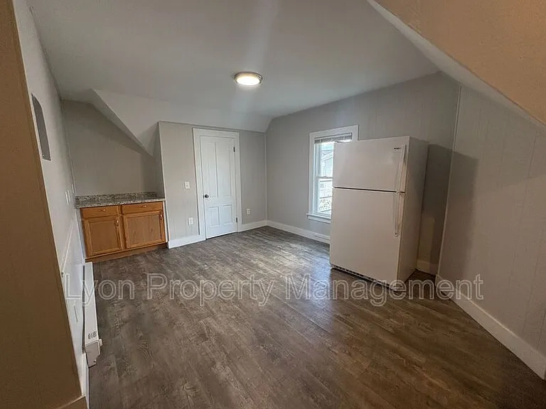 16 West St #3 — Photo 3