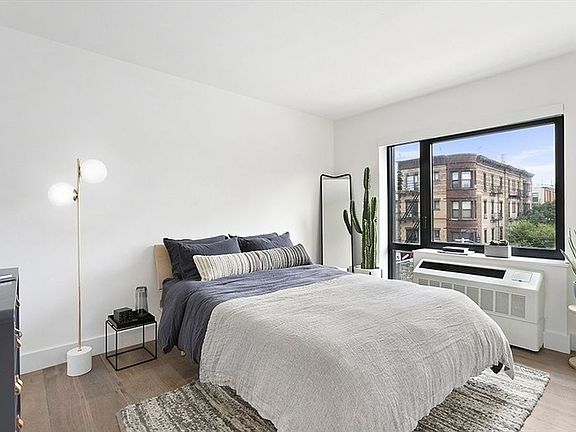 4th image of 325 Lafayette Ave APT 5E