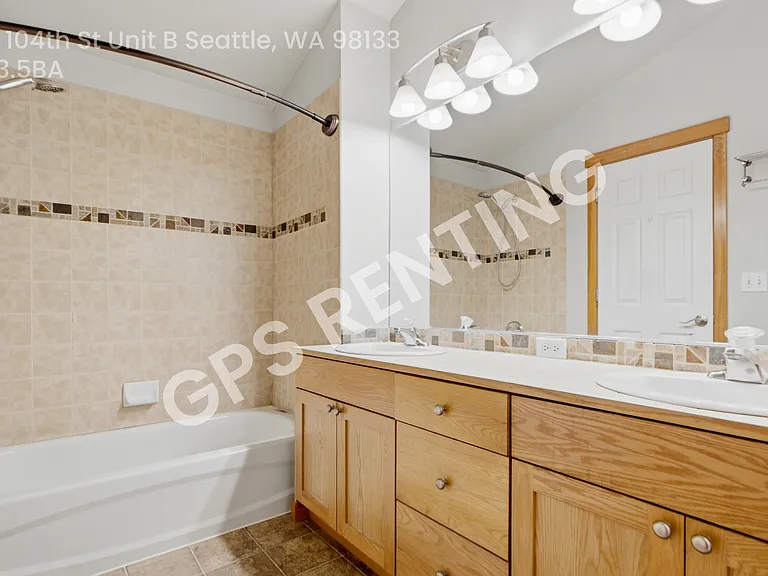 118 N 104th St #B — Photo 4