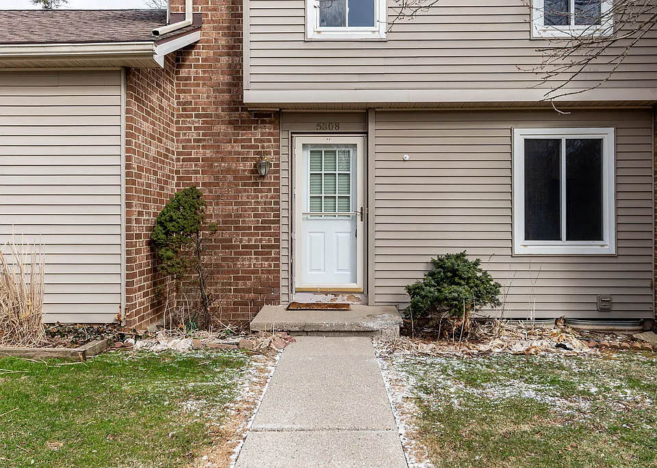 5808 Okemos Rd