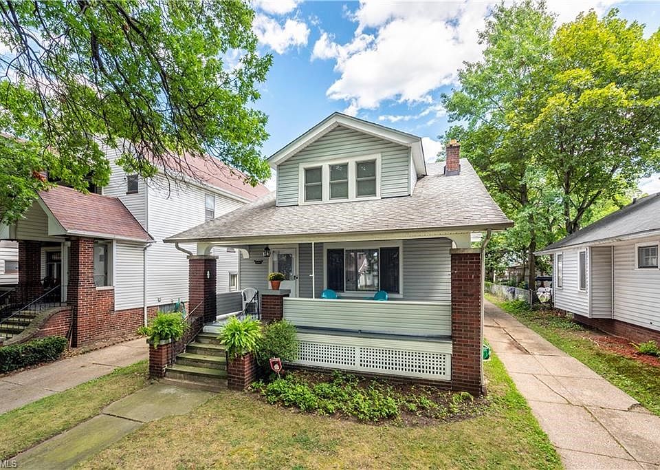 1st image of 3397 W 131st St