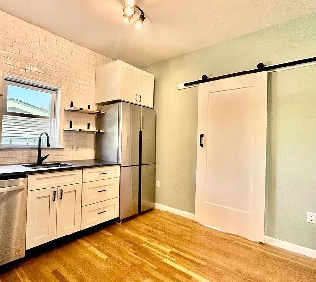 196 Hampshire St #2 — Photo 9