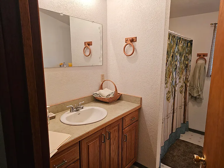 10027 Yaquina Bay Rd — Photo 31