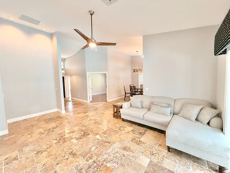6642 Middlesex Pl — Photo 9