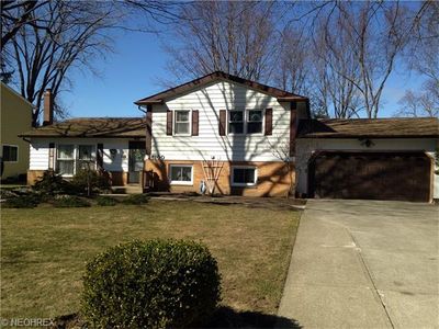 28100 Gardenia Dr, North Olmsted, OH, 44070