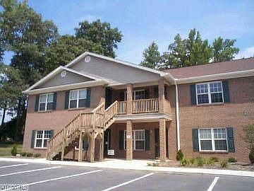 2nd image of 610 Shamrock Ct