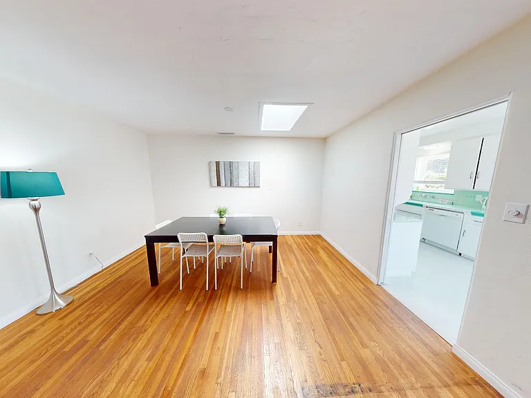 4815 63rd St — Photo 3
