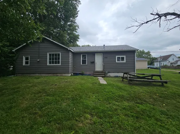 4341 11th St, Rock Island, IL 61201