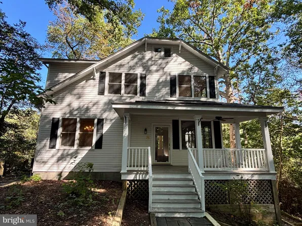 235 Oak Point Dr, Lancaster, VA 22503