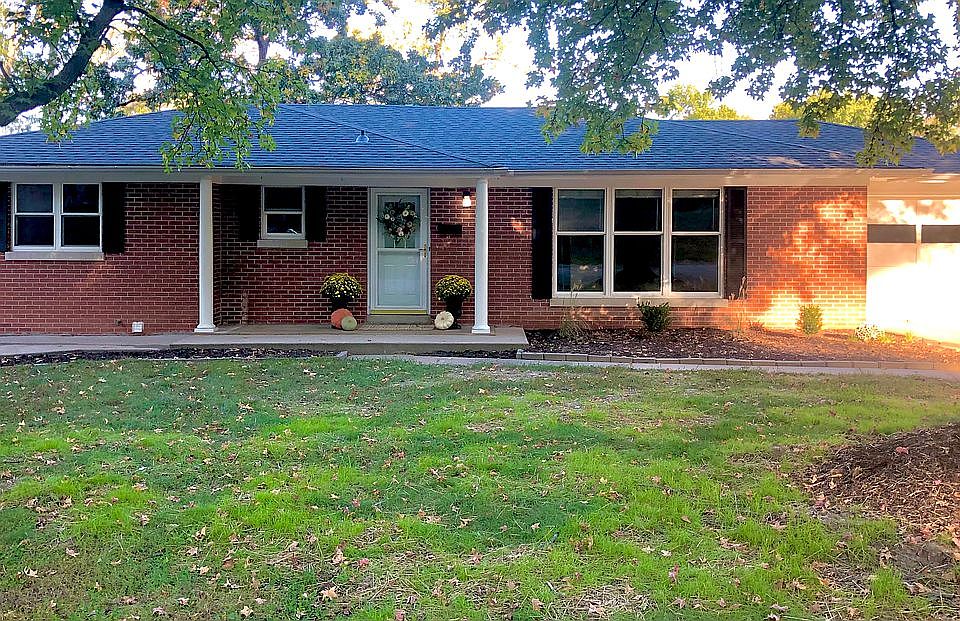 1st image of 947 Windsor St