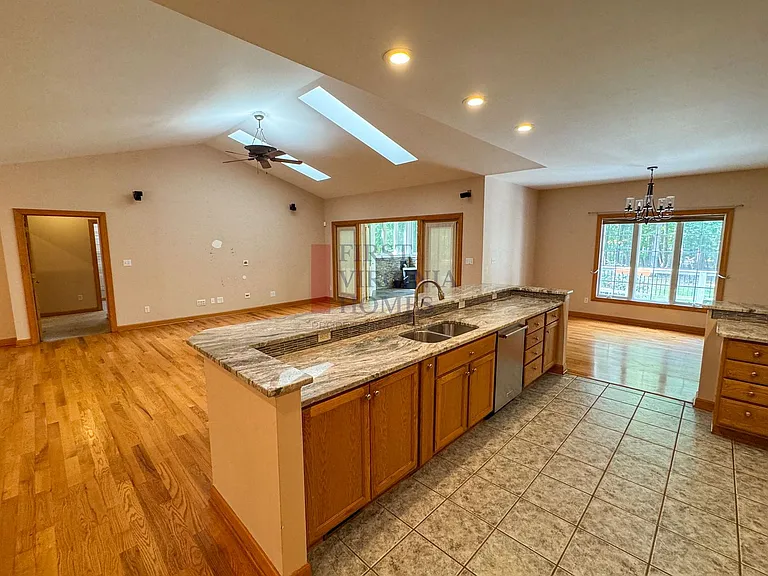 25 Fleetwood Dr — Photo 11