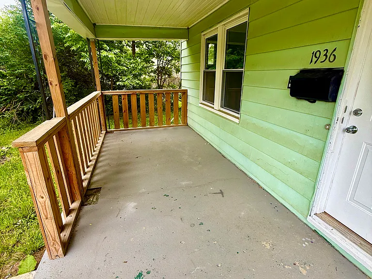 1936 Floral Ave — Photo 2