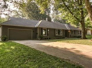 9931 El Monte Ln, Overland Park, KS 66207