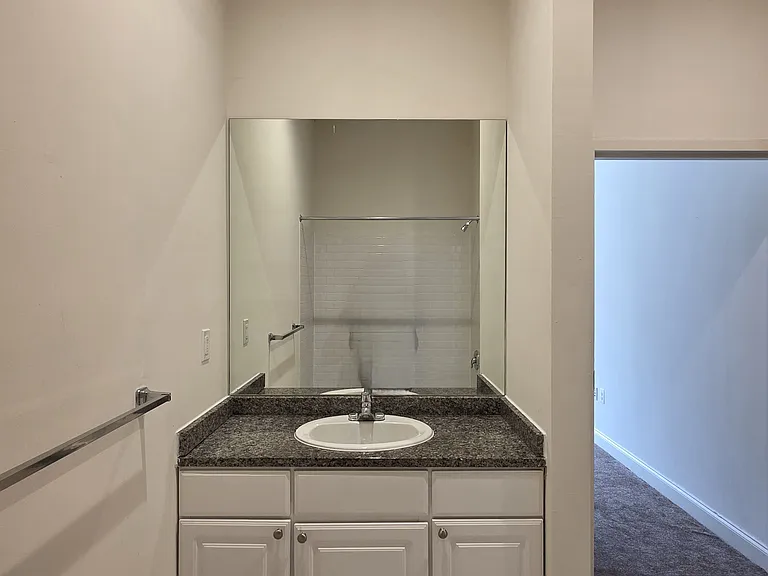 811-0 Filbert St #810 — Photo 19