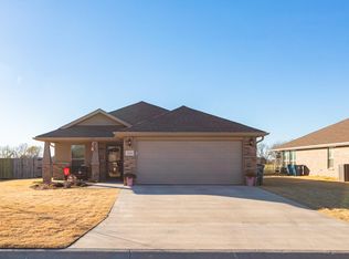 2014 Bogey Ln, Neosho, MO 64850