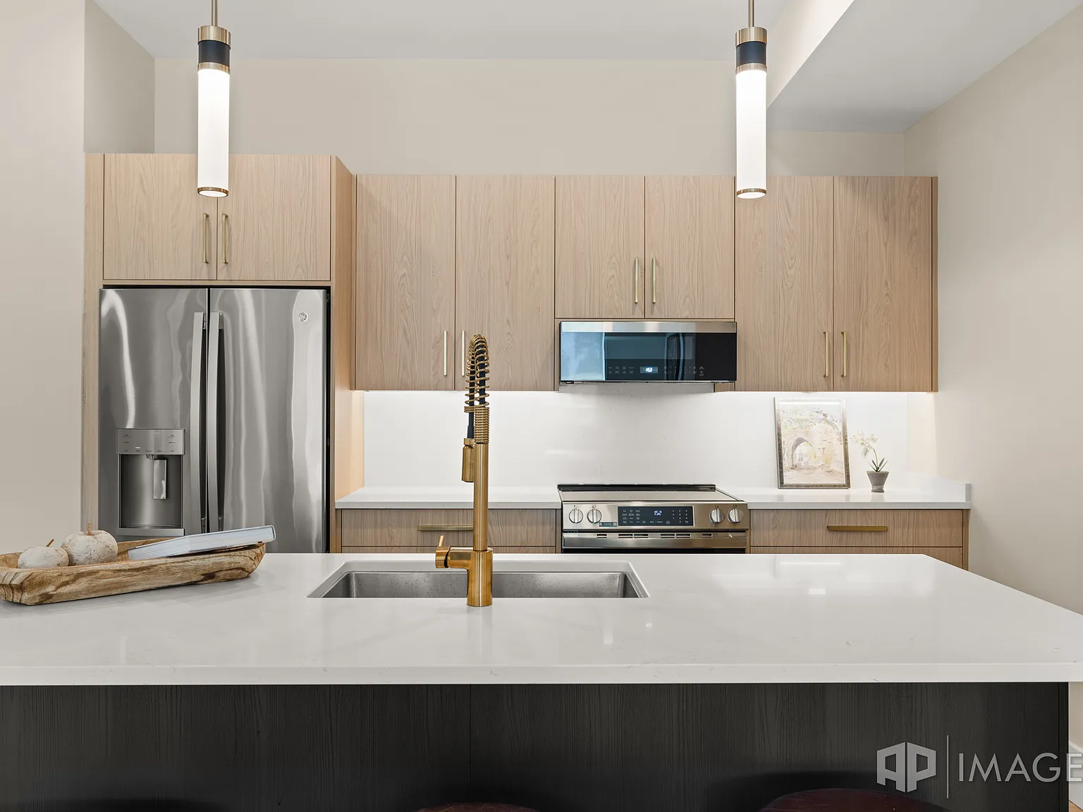 2 bed, 1456 sqft, $5,500 — Photo 3