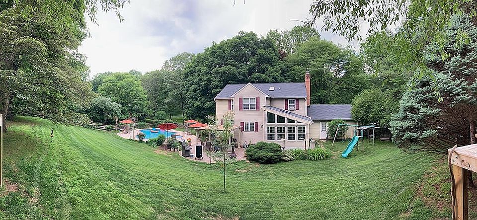 2nd image of 7213 Meadow Wood Way