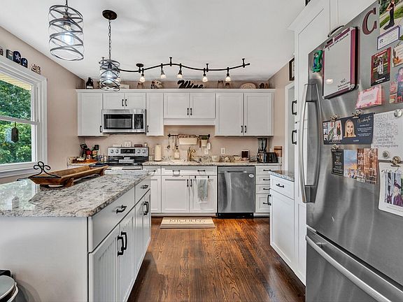 5th image of 6 Daleview Dr