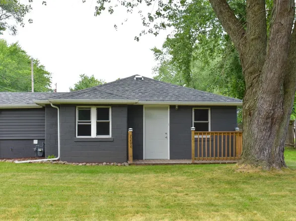 2202 E Elm St, Griffith, IN 46319