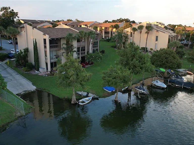 586 Orange Dr #118 — Photo 30