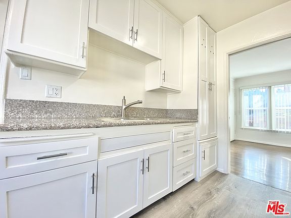 5th image of 1518 N Laurel Canyon Blvd #8