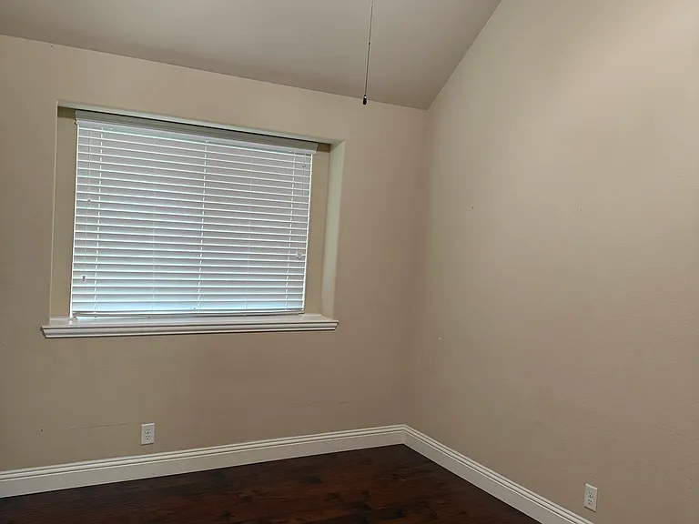 4303 Oak Bluff Dr — Photo 13