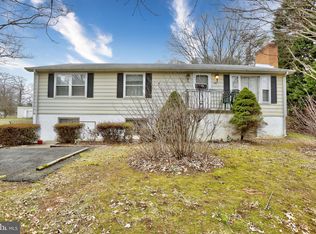 816 Utterback Store Rd, Great Falls, VA 22066