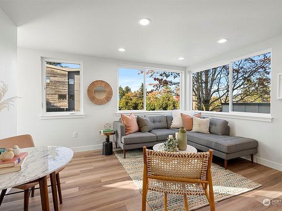 4th image of 10668 Durland Avenue NE #B